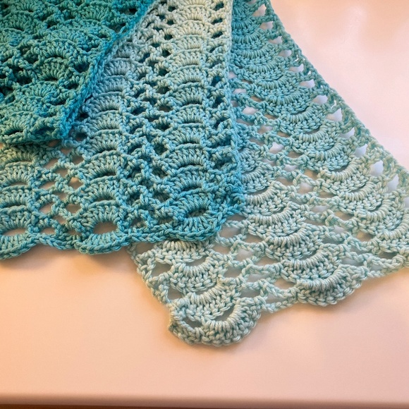🦋 Handmade Crocheted Ombre Scarf/Shawl NWOT - Picture 4 of 13